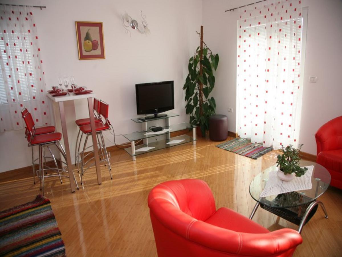 Apartments Villa Happy Mrcevac Eksteriør bilde