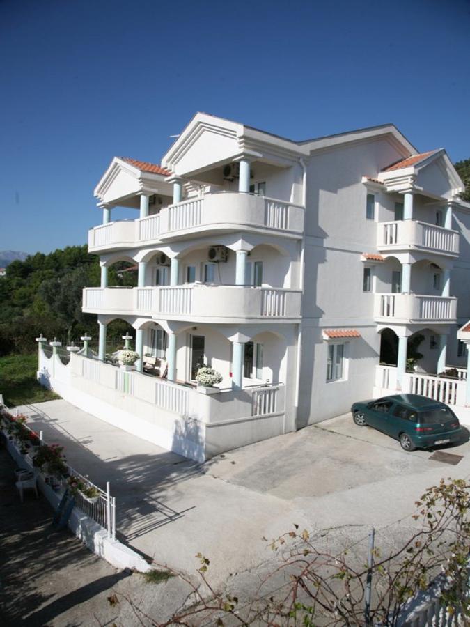 Apartments Villa Happy Mrcevac Eksteriør bilde